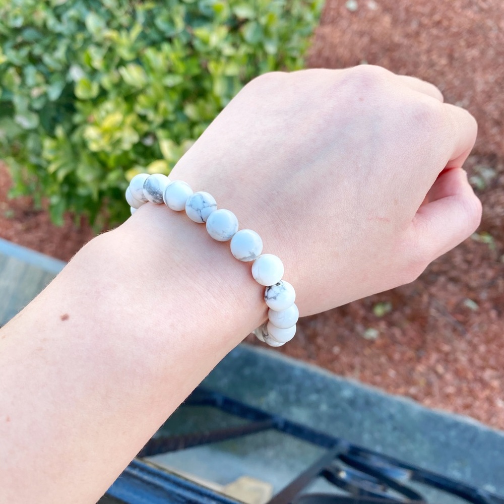 Howlite Bracelet - Picture 5 of 5